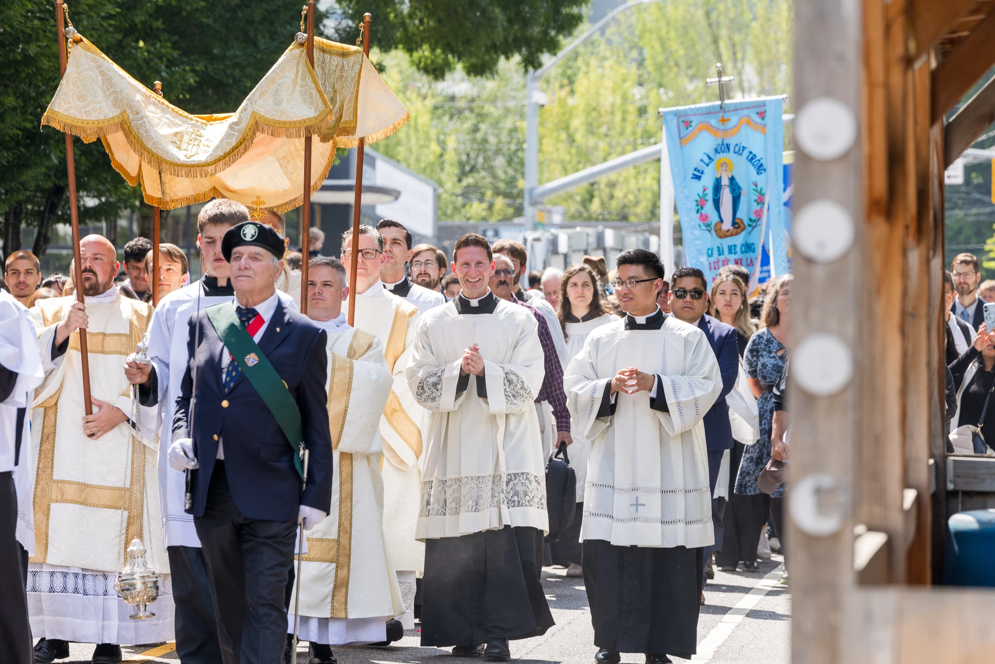 Over 3,000 Catholics filled the streets of Portland, Oregon, on Sunday, June 22, 2025, for a major Eucharistic procession led by Archbishop Alexander Sample.?w=200&h=150