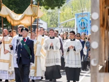 Over 3,000 Catholics filled the streets of Portland, Oregon, on Sunday, June 22, 2025, for a major Eucharistic procession led by Archbishop Alexander Sample.