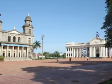 The Metropolitan Cathedral Santiago Apóstol and the National Palace in Managua, Nicaragua.