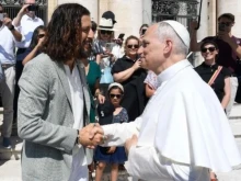 Jonathan Roumie, the actor who plays Jesus in the series “The Chosen,” greets Pope Leo XIV at the end of Wednesday’s general audience on June 25, 2025, in St. Peter’s Square at the Vatican.