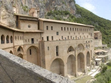 One unique feature of the monastery at Subiaco is that it was built into the mountain. In any room, at least one wall is bare rock. During construction, the connection with the mountain was always preserved. Even above the main altar of the upper church, the rock juts out and looms overhead, enveloping the worship space like a vast cloak.