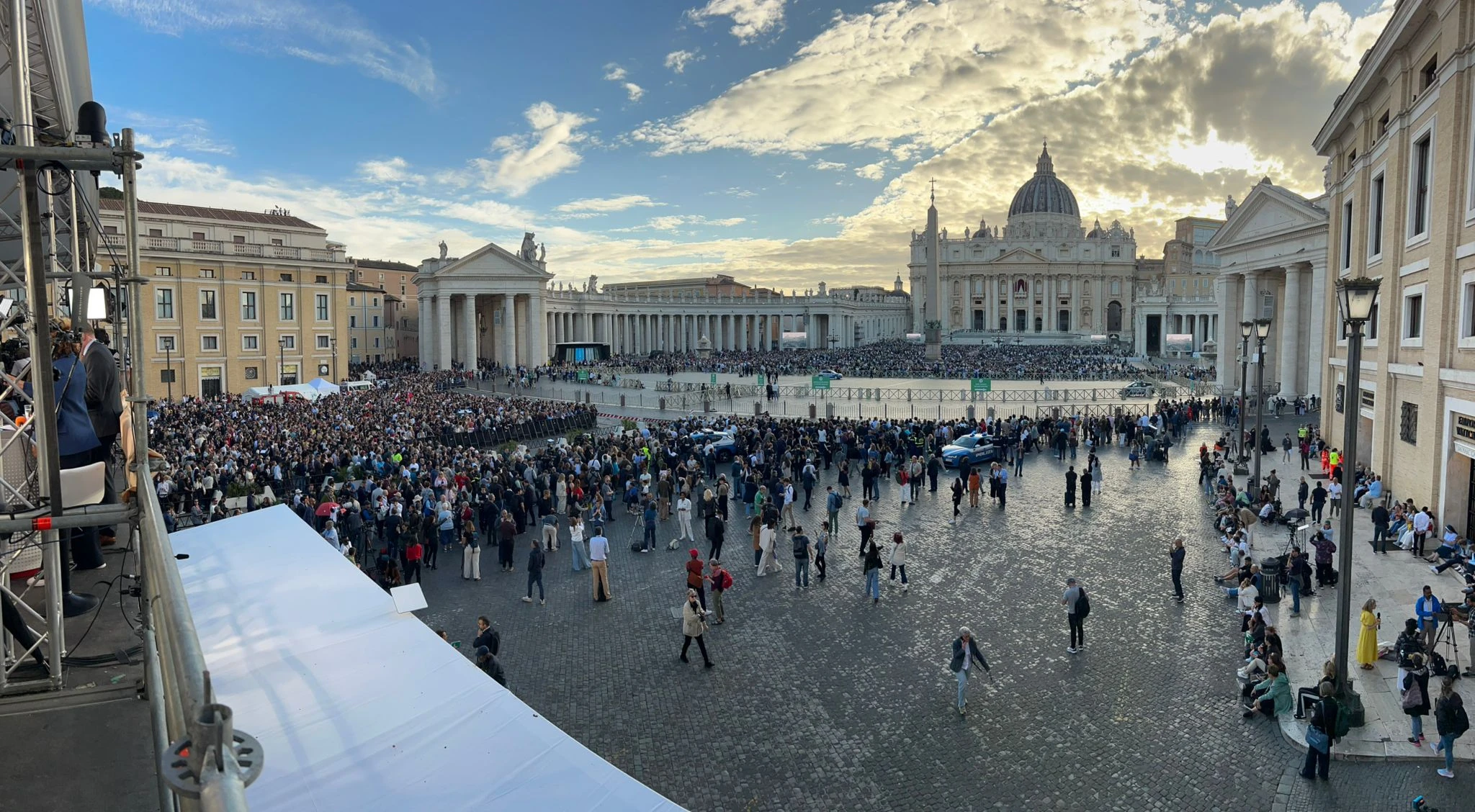 Crowds of the faithful fill St. Peter’s Square awaiting smoke from the Sistine Chapel on Wednesday, May 7, 2025?w=200&h=150