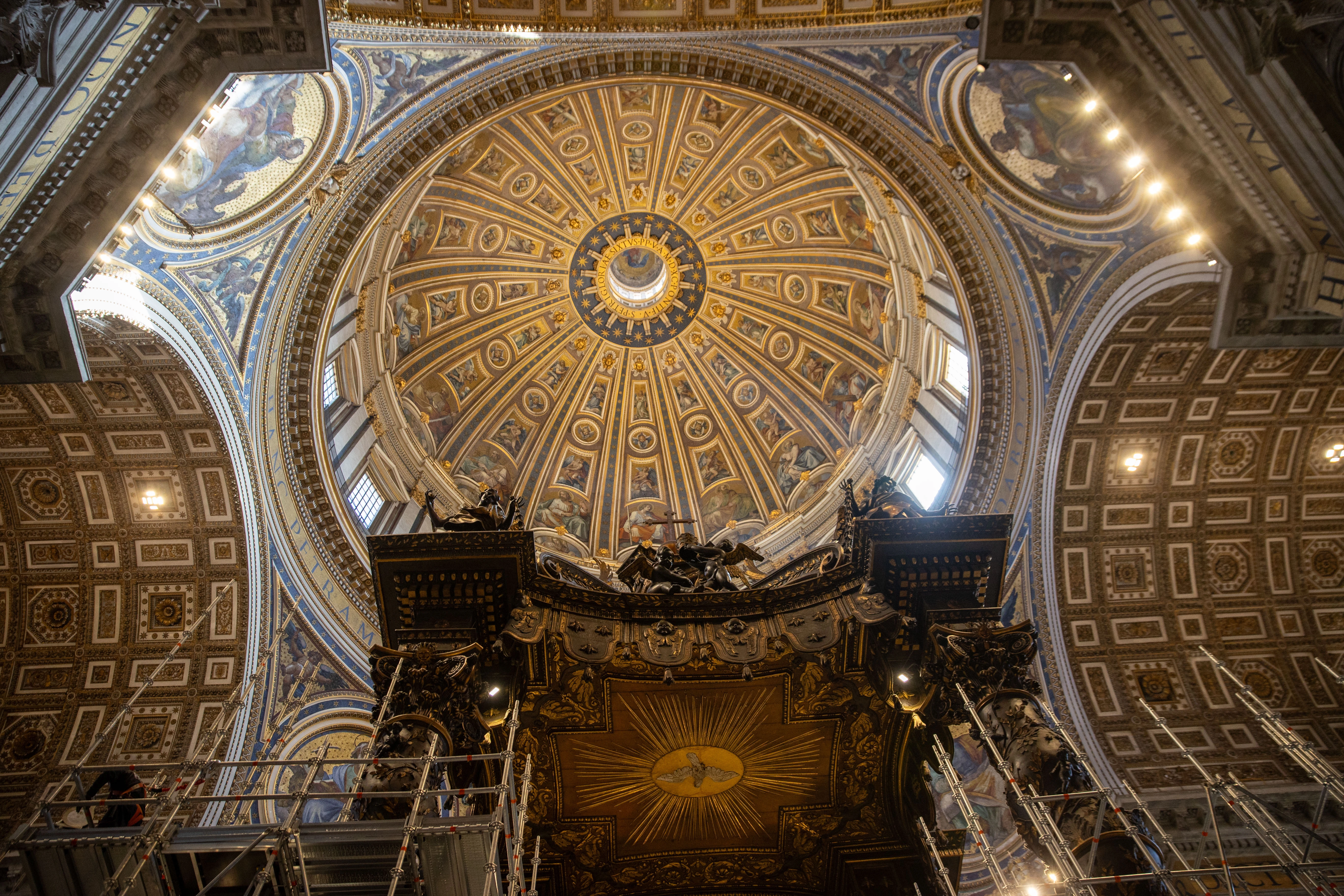 A view of the baldacchino underneath the central dome of St. Peter’s Basilica.?w=200&h=150