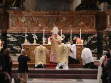 Cardinal Raymond Burke gives the final blessing during the Summorum Pontificum Pilgrimage Mass in Rome on Oct. 25, 2014.