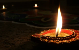 Lights for the celebration of the Hindu festival Diwali. Credit: Abhinaba Basu via Flickr (CC BY 2.0)