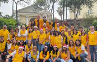 Emergency Missions volunteers at the Dos de Mayo National Hospital in Lima, Peru. Credit: Photo courtesy of Fabrizio Caciano