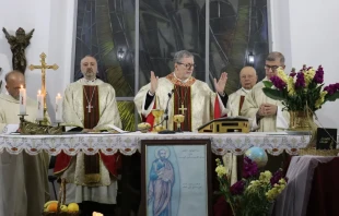 Cardinal Claudio Gugerotti presides over the Divine Liturgy at the Church of St. Paul’s Shrine in Tabbaleh, Damascus, on Jan. 25, 2025. Credit: ACI MENA