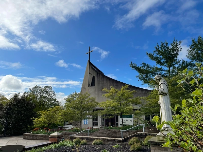 Franciscan University of Steubenville, Ohio, chapel and statue.?w=200&h=150