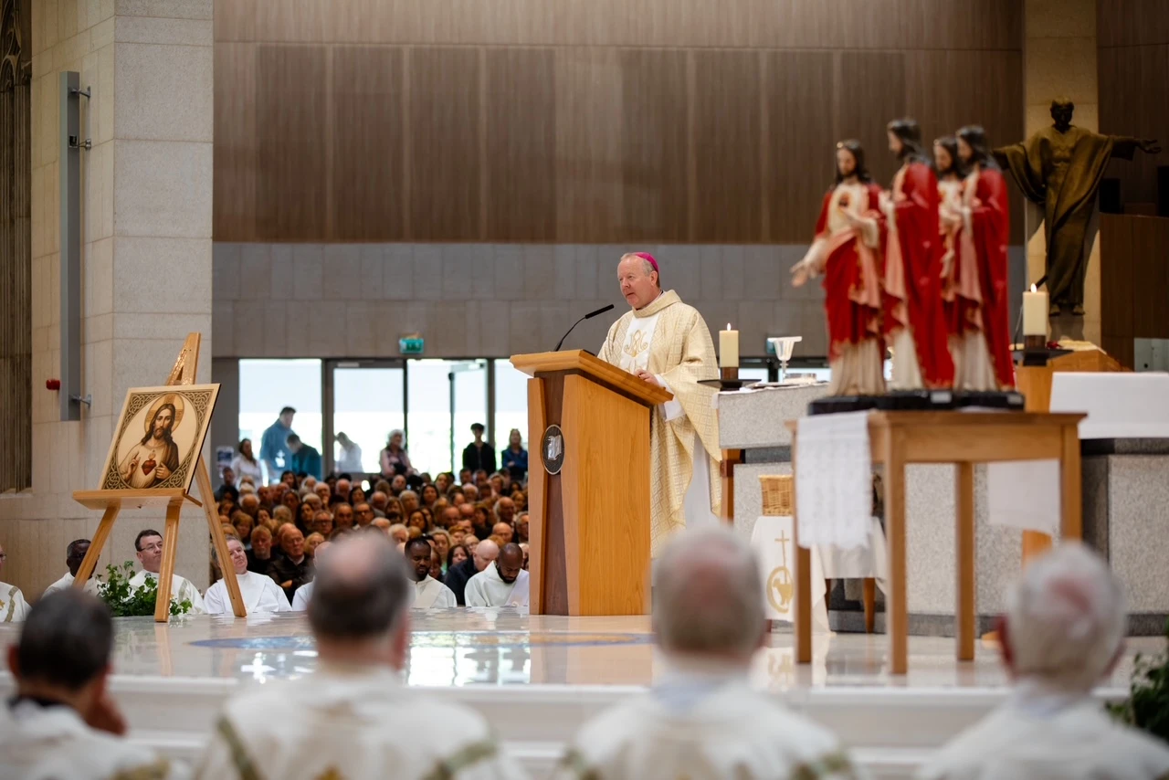 In Knock, Ireland, on Sunday June 22, 2025, Archbishop Eamon Martin of Armagh urged the people of Ireland to “feel inspired and courageous” by the renewed consecration to the Sacred Heart.?w=200&h=150