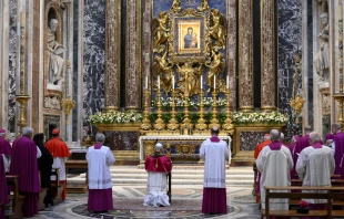 Pope Leo XIV prays at St. Mary Major, May 25, 2025. Credit: Daniel Ibañez/EWTN News/Vatican Pool