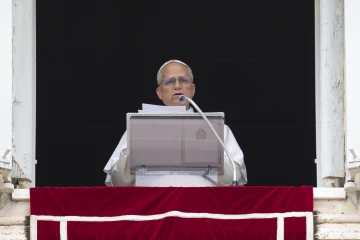 Pope Leo Angelus1 062225