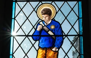 Stained glass window of Blessed Carlo Acutis at St. Aldhelm’s in Malmesbury, England. Credit: Photo courtesy of Father Thomas Kulandaisamy/Catholic Herald