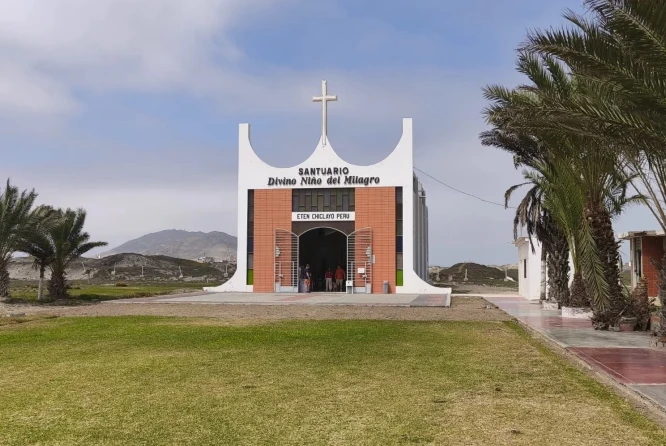 Chapel built on the remains of the old church where, in 1649, the apparition of the Child Jesus took place in a consecrated host in Eten, Peru. Currently, it is not under the jurisdiction of the Diocese of Chiclayo but is administered by the so-called Multisectoral Committee of Eten City.?w=200&h=150