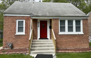 The childhood home of Robert Prevost, now Pope Leo XIV, in Dolton, Illinois. Credit: Michael Howie, Attribution, via Wikimedia Commons