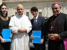 Fernando Moscardó (center) and his friend Patricia (far left) meet with Pope Leo XIV and Bishop Mikel Garciandía of Palencia (right) after the Holy Father’s general audience on Wednesday, June 11, 2025.