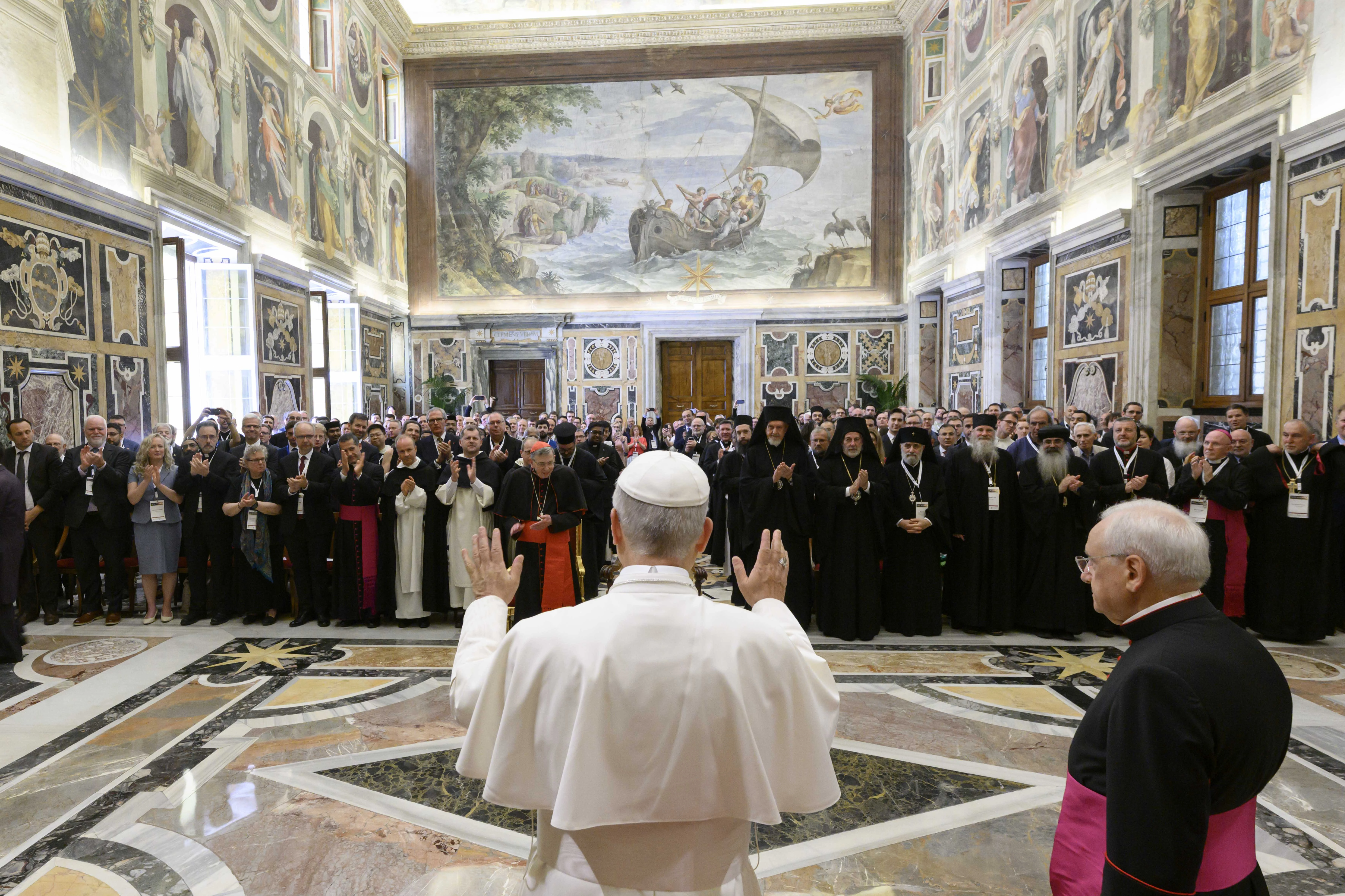 Pope Leo XIV greets participants of the symposium “Nicaea and the Church of the Third Millennium: Towards Catholic-Orthodox Unity” in Rome, Saturday, June 7, 2025.?w=200&h=150
