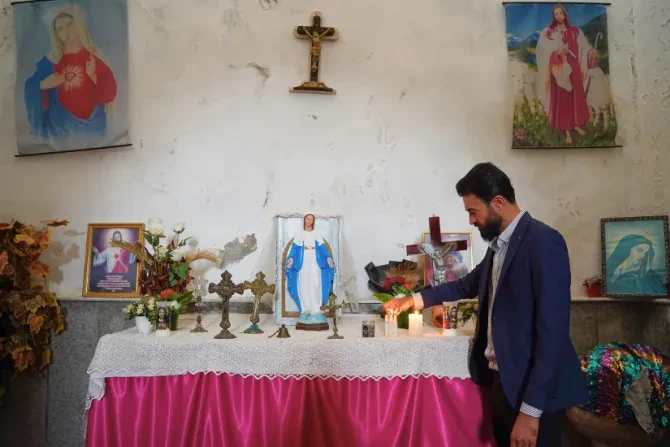 Despite being Yazidi, a religious minority that has suffered persecution in Iraq, Wael Jejo Khdeida, along with his wife, tends to Mar Odisho Church in northern Iraq without pay and treats it as sacred.?w=200&h=150