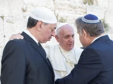 Pope Francis meets with his longtime fellow Buenos Aires friends Rabbi Abraham Skorka and Muslim leader Omar Abboudan at Jerusalem’s wailing wall on May 26, 2014.