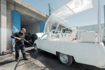 Popemobile to Gaza