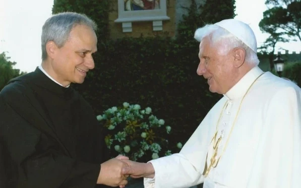 Pope Benedict XVI greets the future Pope Leo XIV in the Vatican Gardens.?w=200&h=150